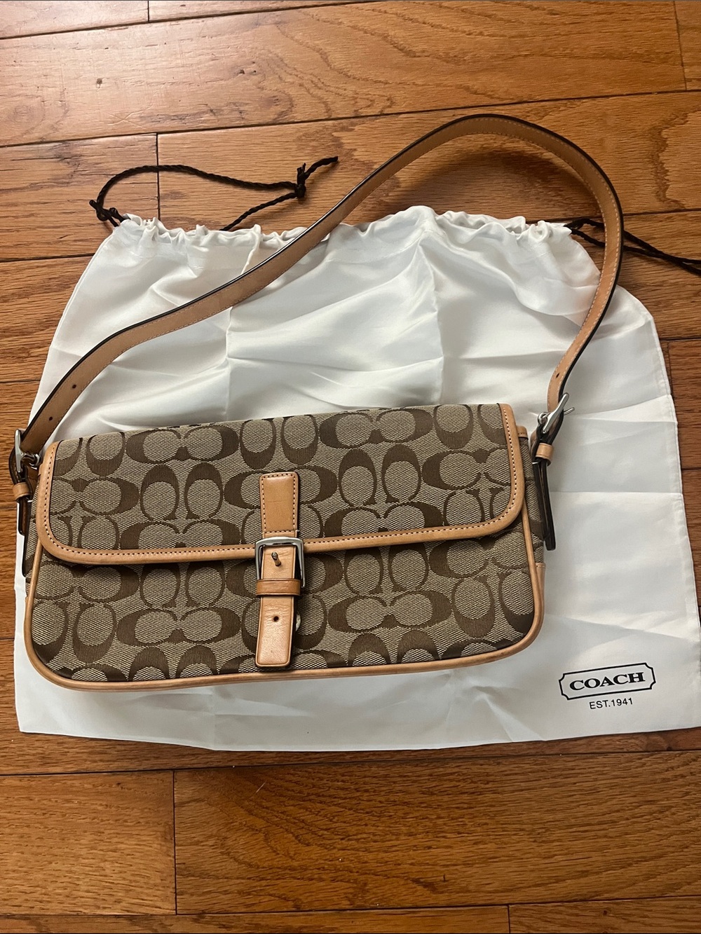 Coach Signature Canvas Shoulder Bag purse Khaki & Tan Leather Trim dust bag NEW